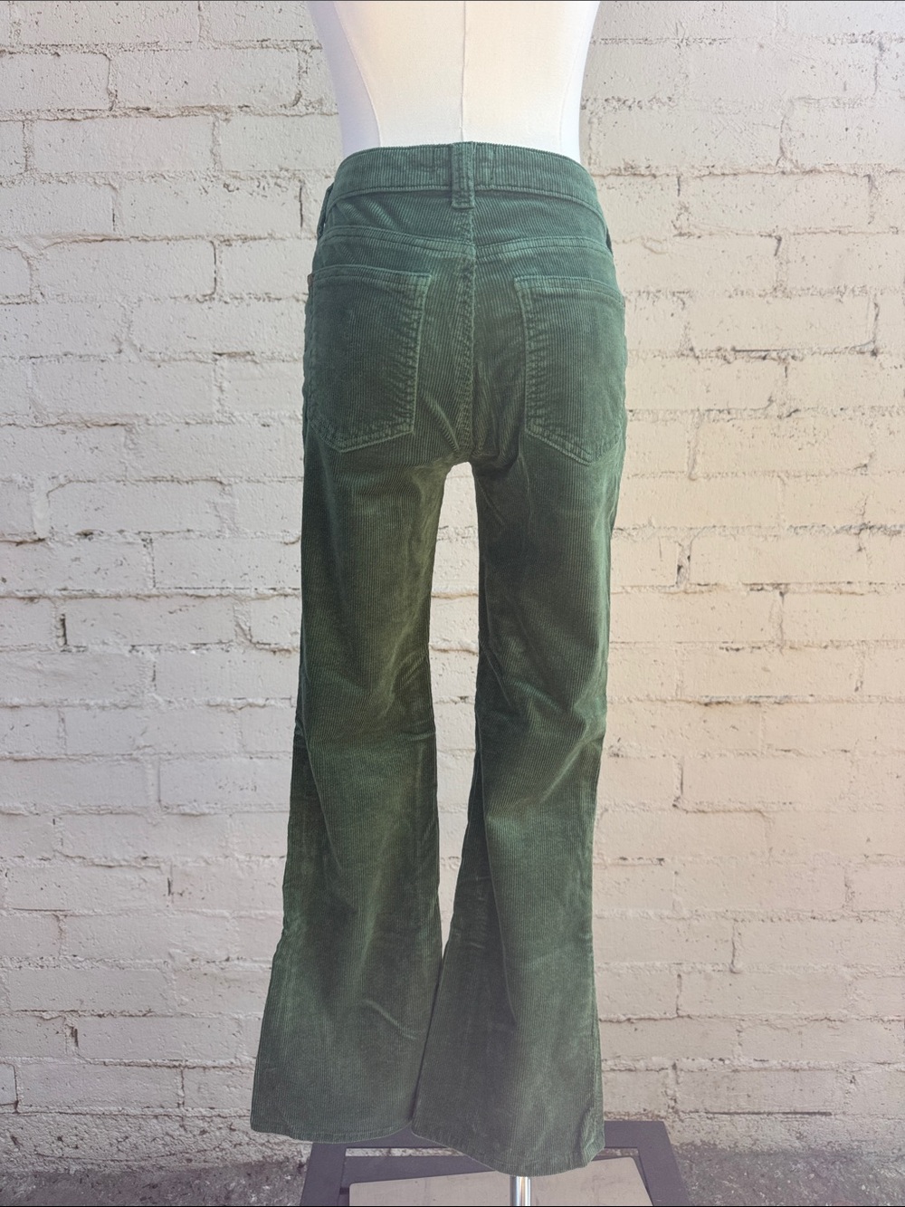 Anthropologie Pilcro The Low-Rise Icon Flare Corduroy Chop Pocket Green Size 25 - Picture 8 of 15